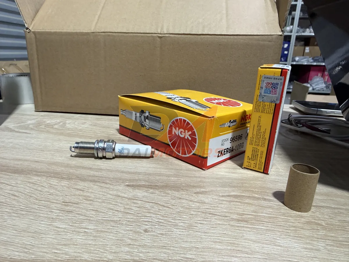Свеча зажигания NGK 04C905606