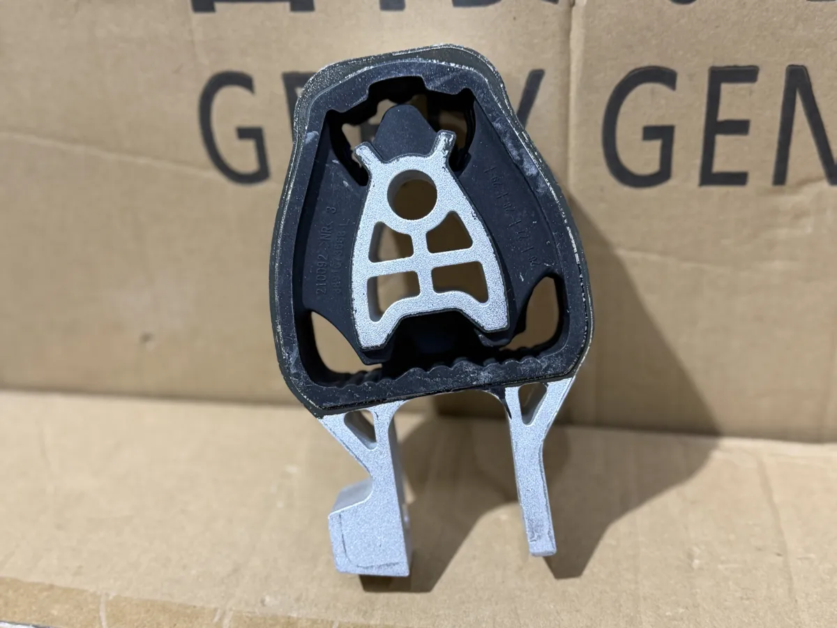 Опора двс задняя geely Coolray
