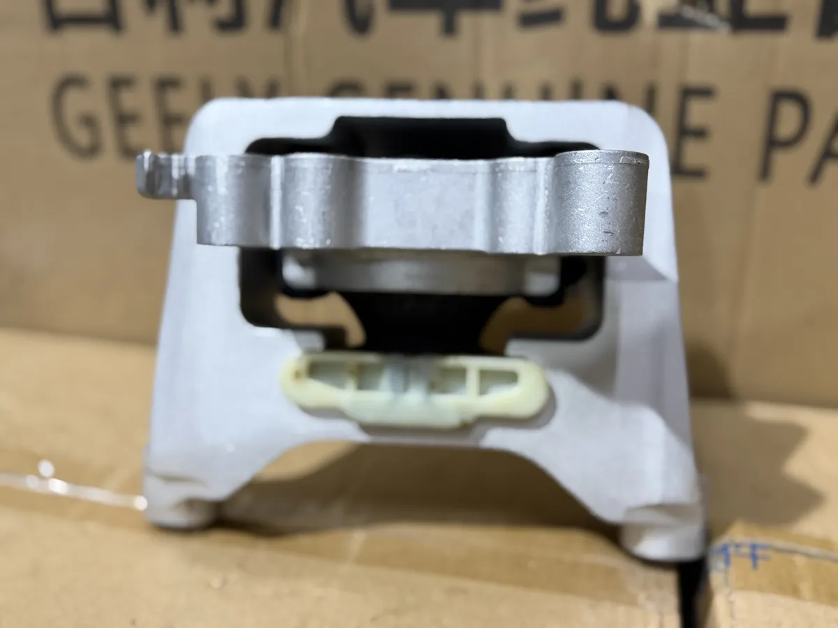 Опора двс правая geely Coolray