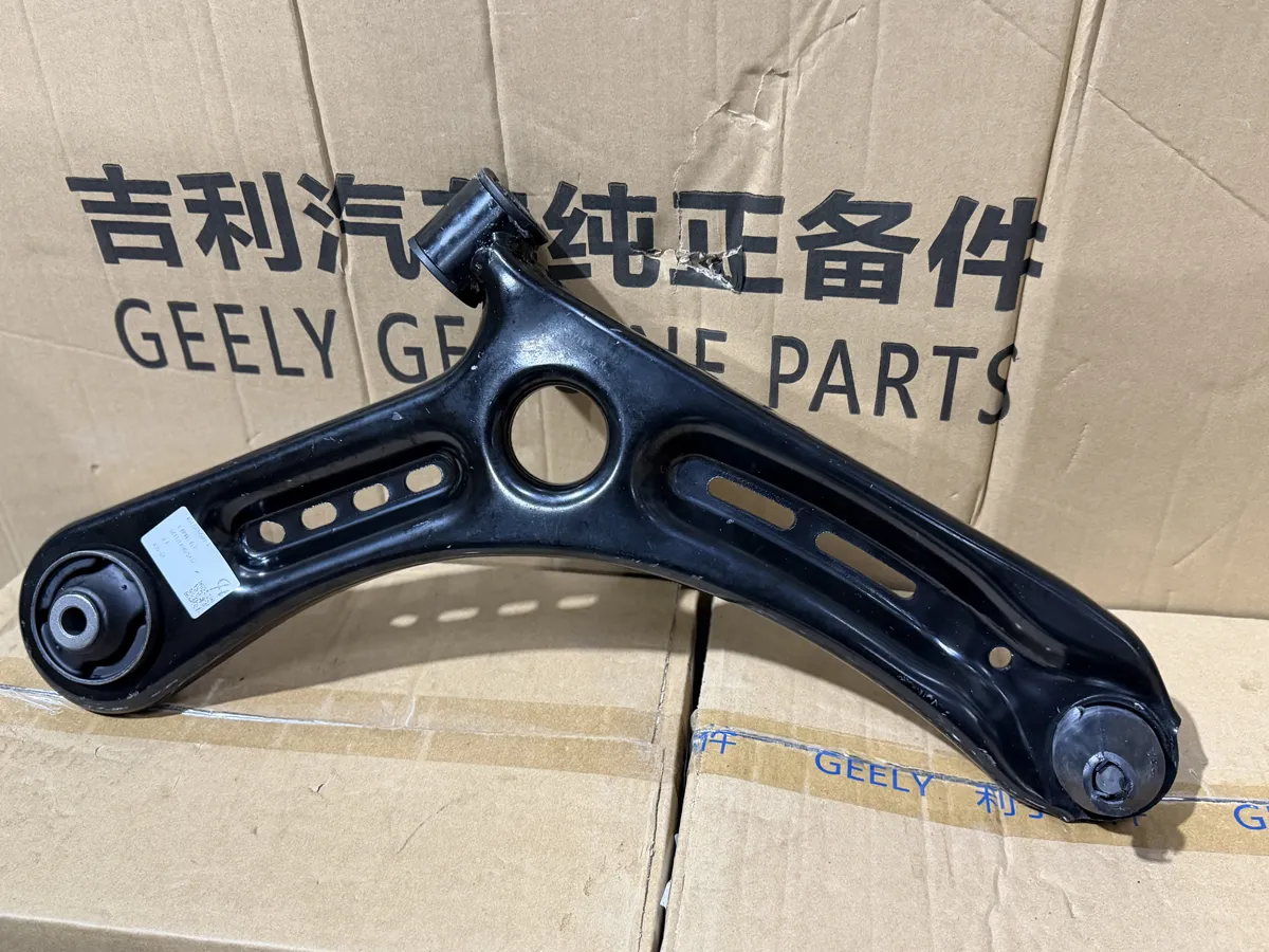 Рычаг нижний передний правый Geely Coolray