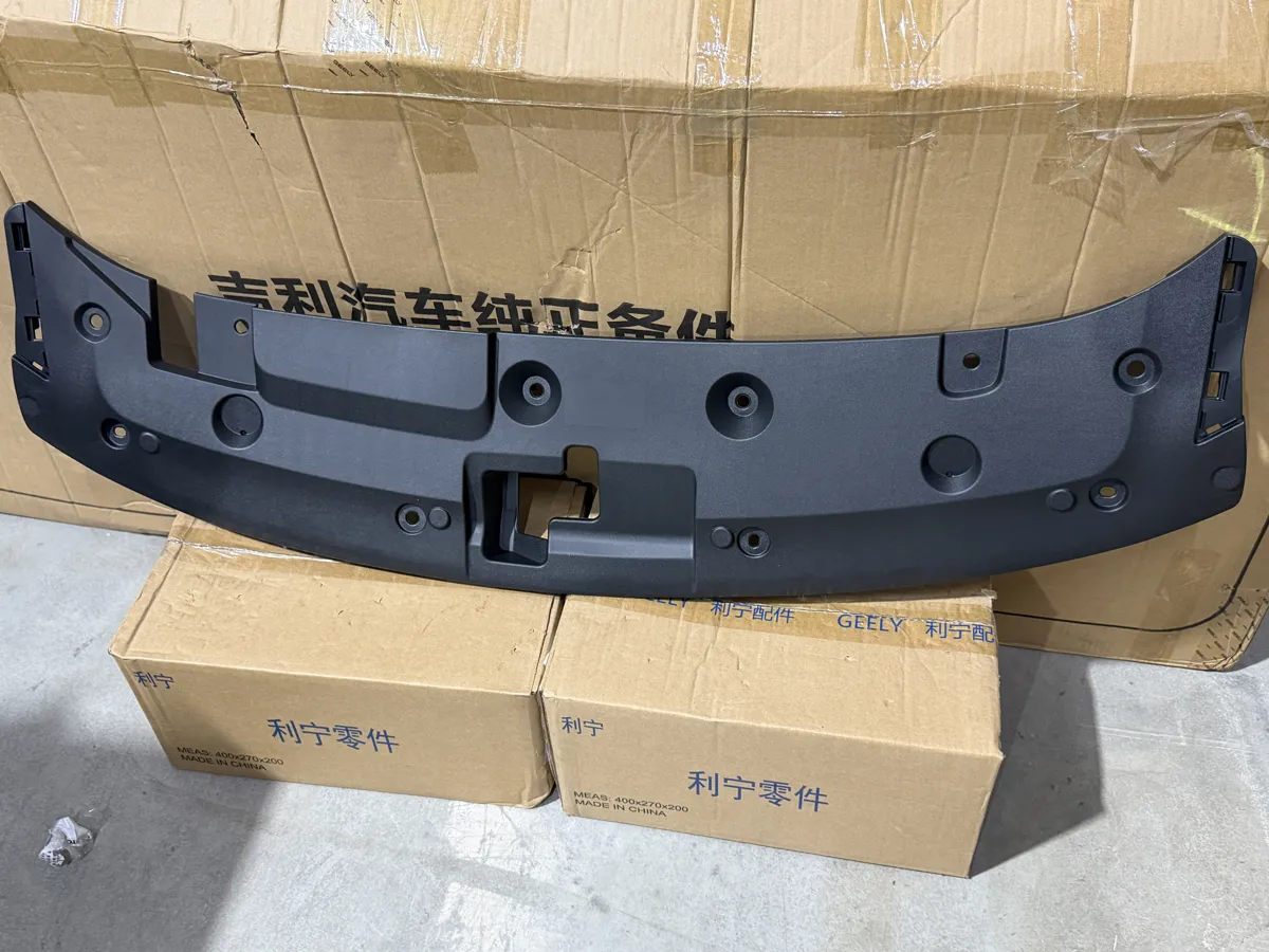 Накладка замка капота geely Coolray