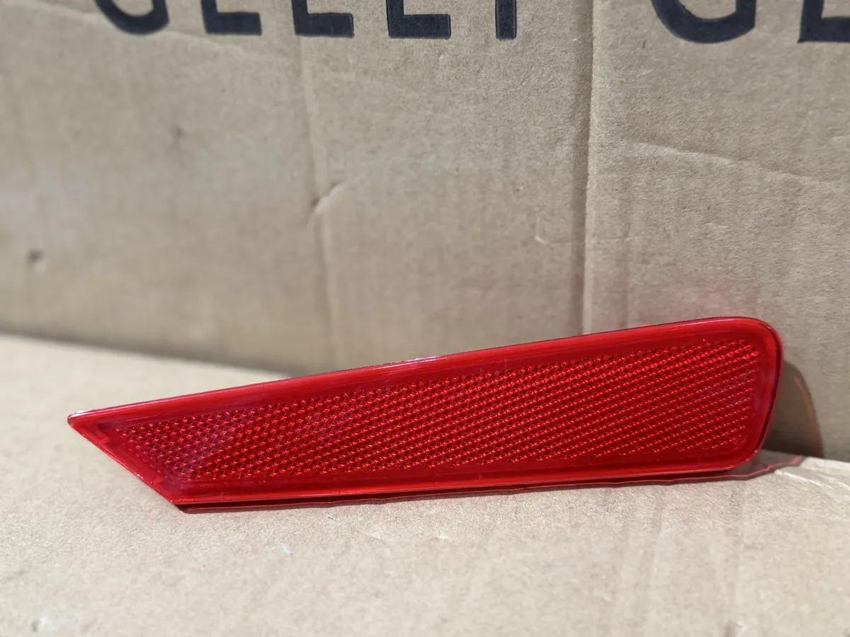 Катафот бампера задний левый geely Coolray