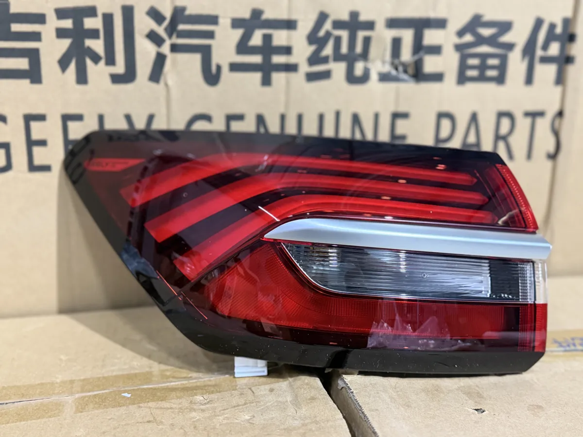 Фонарь наружный задний левый Geely Coolray