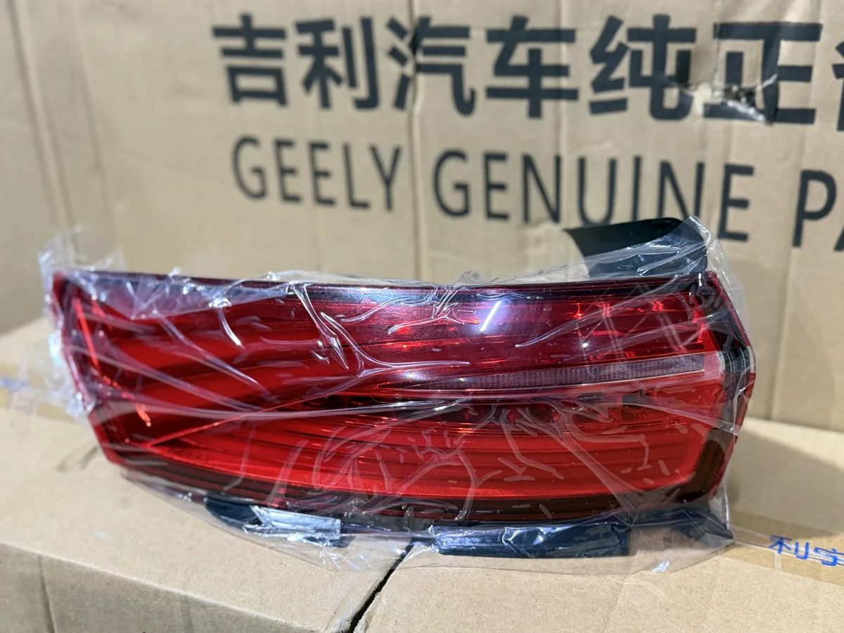 Фонарь наружный задний левый Geely Tugella FY11
