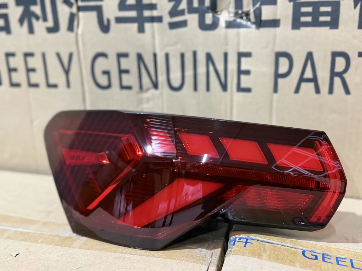 Фонарь задний левый geely Coolray