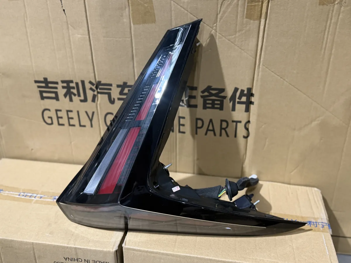 Фонарь задний правый Geely Cityray