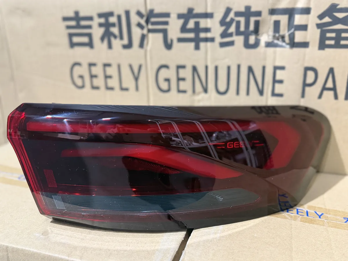 Фонарь крыла задний правый Geely Emgrand SS11