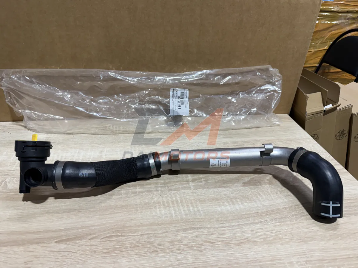 Патрубок системы охлаждения Porsche 95b121109e