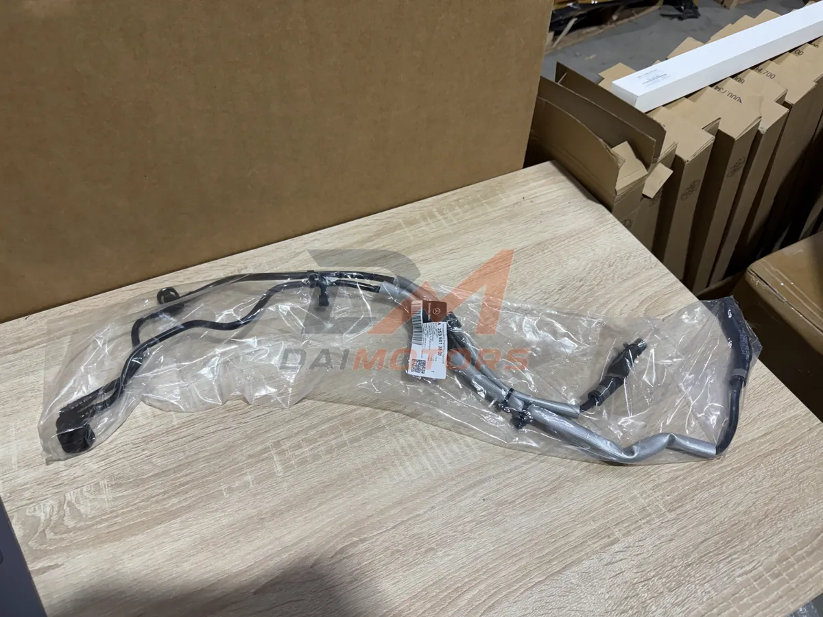Трубка вентиляционная Mercedes-Benz A2535013800