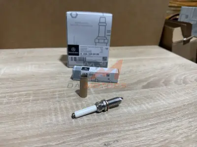 Свеча зажигания Mercedes A2541590000